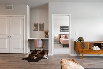 Built-in desk*